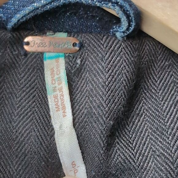 Free People Oversized Slouchy Relaxed Fit Lined Medium Wash Denim Jacket - Picture 6 of 8